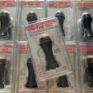 Thanh lăn hút dầu Revlon Oil Roller Control On The Go